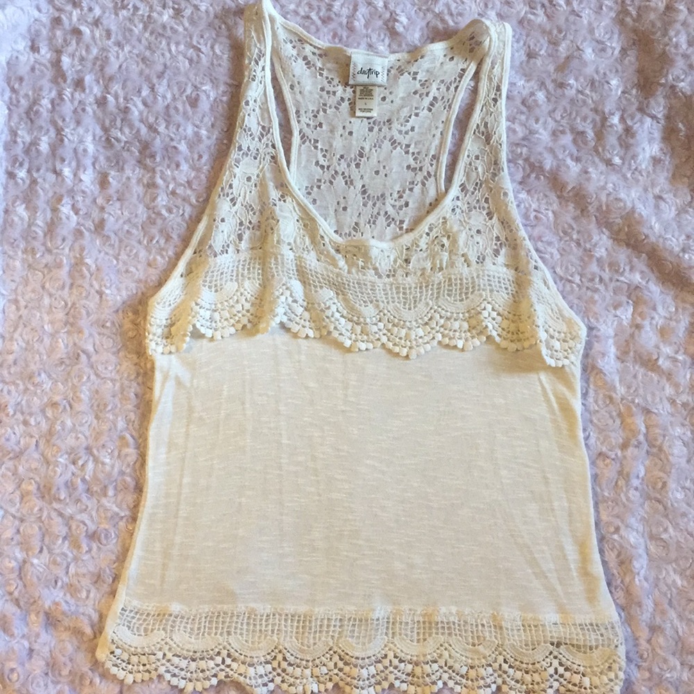 Daytrip lace tank top. Size L.